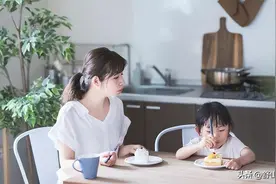 一个人，如果有这几种“吃相”，那他的前路，可能不会顺图片