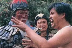 《三国演义》当年真敢拍，导演几经犹豫的一段戏，最后居然没被删图片