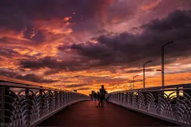 句子越毒，你越清醒｜“至今也不明白懂事是不是夸人的词。”图片