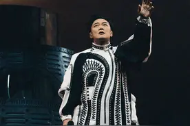 陈奕迅台北演出惹争议！遭粉丝拒听《孤勇者》，尴尬目睹观众离场图片