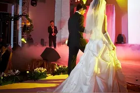 西北哥们参加广东兄弟的喜酒，随礼500元，菜上桌就有点尴尬啦图片