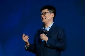 北大教授一夜爆红，辞职网上卖课，狂赚7000万，如今反转了图片