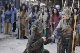 明朝奇案：乞丐强抢官家小姐，欺负后让她乞讨，父亲都不敢相认图片