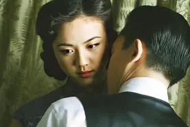 拍吻戏有“生理反应”咋办？赵丽颖语出惊人，杨幂回答尽显老道！图片