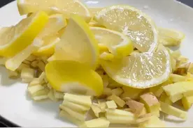 柠檬搭配生姜，闺蜜给我的做法，每天喝一杯，轻松掉秤图片