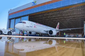 对中国大飞机，俄媒不必阴阳怪气，弱小不是生存的障碍，傲慢才是图片