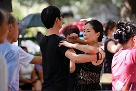 成都沙沙舞厅采访札记图片