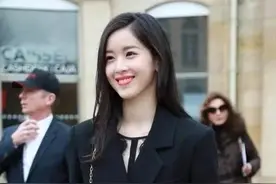 奶茶妹妹和牛顿竟然是校友图片