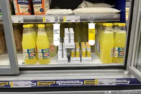 CHEMEGGS 美味糕点或糖果包装设计 via：IVAN POLYSAEV图片