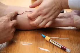 早期癌症“入侵”时，血常规或有6处异常，发现后请进一步诊断图片