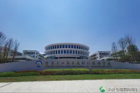 颜值高、科技感强、设计人性化！宜宾三江新区成都外国语学校修好了图片