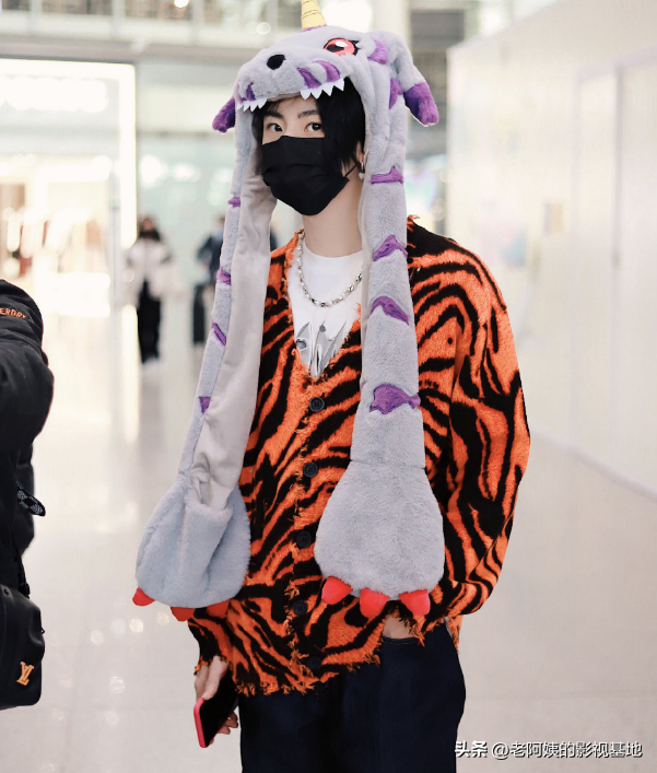 ˵תսקRapperС𶹣һƵ