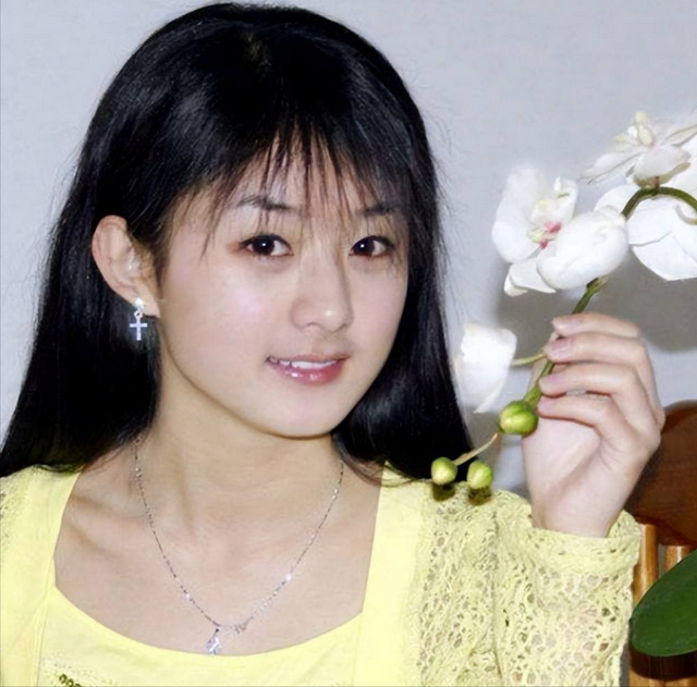 仅一年时间,赵丽颖与冯绍峰的现状一对比,才明白他们为何离婚