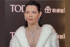 实力艳压刘亦菲！豪门太子变“人妖”，终究走上了陈志朋的老路！图片