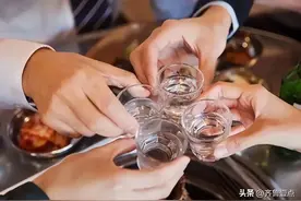每天吃饭都喝酒的人，身体现在怎样了？调查结果终于出来了图片
