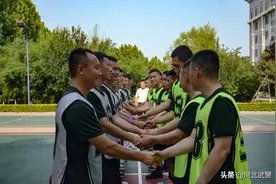 一场激情的篮球赛，让这个盛夏更加火热图片
