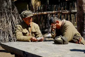 朝鲜战争中的奇特专列：五车厢全是炮弹，三两黄金才能换一颗。图片