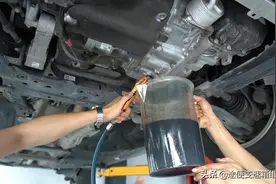 AT变速箱油多久换一次？车子出故障换变速箱油能不能解决？图片