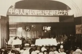 1•10中国人民警察节① | 中国人民警察警服变迁史图片