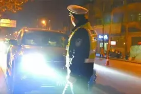 车灯不止照明作用，闪1下、2下、3下各有含义，“暗语”你了解吗图片