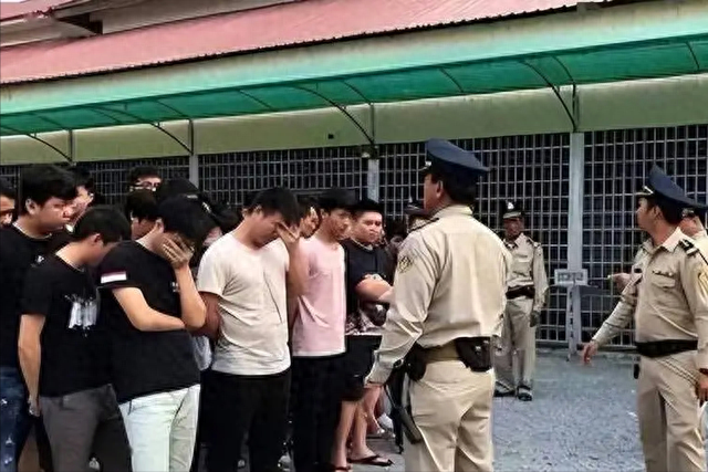 中国警察直击缅北：嘎腰子10个园区全军覆没！规模前所未有的行动