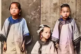 真实晚清老照片：穿着肚兜的妓女在揽客，底层妇女穷到衣不蔽体图片