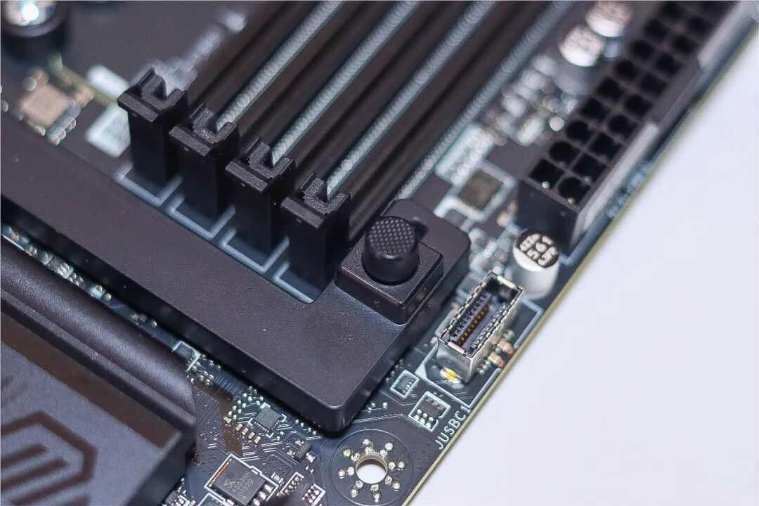 太香了!适合新手小白的微星B850M 迫击炮超频教程终于来了