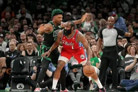 76人G1逆转绿军！哈登45分天神下凡，三配角齐爆，绿军末节狂失误图片