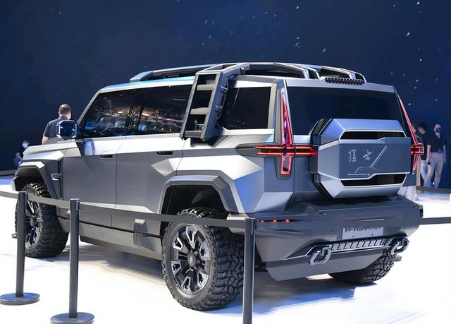 霸气十足！猛士“M18”实车亮相，马力超1000Ps，剑指比亚迪仰望