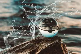 你有没有好奇过，地球上的水是哪里来的？反正跟下雨没关系图片