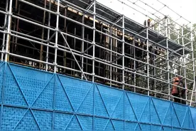 中建工地高颜值的“秘诀”：盘扣式外架+定型化网片图片