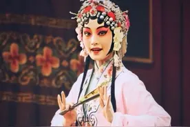 李沁：被国家秘密培养，20年才出一个的闺门旦，为何弃戏做演员？图片