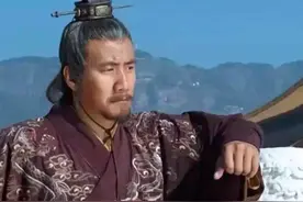 朱元璋给朱棣剥橘子吃，马皇后得知大惊失色：快跑，你爹要杀你图片