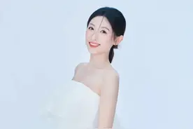 央视美女主持闪婚闪孕，晒大肚照美艳动人，从哈佛毕业嫁圈外老公图片