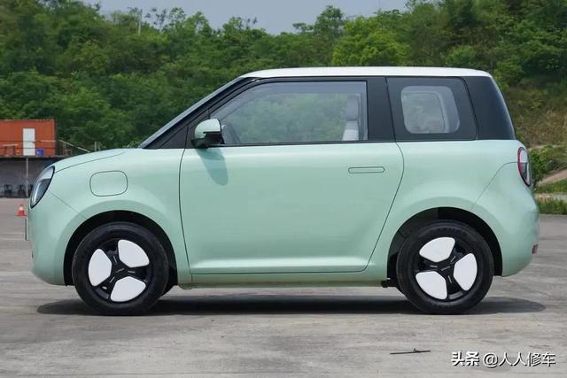 长安LUMIN糯玉米上市，最高续航301公里，售价区间4.89万-6.39万