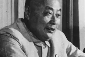 1951年陈毅治理上海，让84岁黄金荣打扫垃圾，蒋介石：陈毅真厉害图片