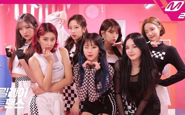 nayun(金娜允),ahin(李娥仁),jooe(李周湲),nancy(李承利)6位成员组成