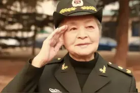 陈菊梅：传染病专家，47岁为科研拔光牙齿，入伍55年享上将待遇图片