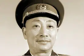 儿子参军后牺牲，母亲悲痛欲绝，17年后一司令来信：请娘进京享福图片