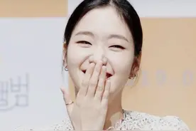 怎样让自己笑起来，才会特别好看？图片