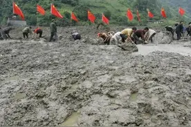 2010年8月，四川多地发生泥石流，因预警及时，避免了严重伤亡图片