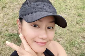 瞿颖的母亲丁家珍：女儿50岁仍未婚单身，让她纠结心痛图片