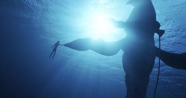 火了几十年，连特效都没有，也敢打脸漫威，他凭什么？