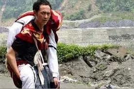 08年地震后，程林祥扛着儿子的遗体徒步25公里，到如今怎样了？图片