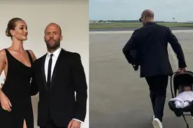 女友爱穿高跟鞋，竟然比他还要高，但杰森·斯坦森毫不干涉图片