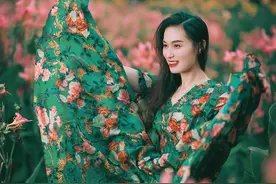 花海人像如何拍得更加亮眼？尝试8个动作，拍照自然人又美图片