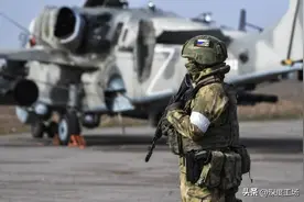 海参崴机场遇袭！俄军集体开赴前线，后方空虚：苏27战机猛烈燃烧图片