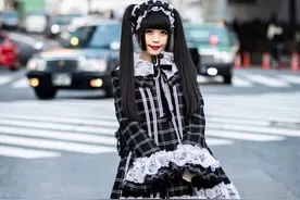 黑色系Lolita穿搭 ins时尚博主从头饰、颈饰到包包都好会搭图片