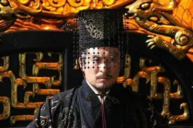 含笑九泉，凤舞九天，九霄云外中的九泉，九天，九霄分别指什么图片