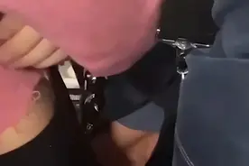 恶心!上海猥琐男子地铁摸女子隐私部位，官方：在核实男子身份！图片